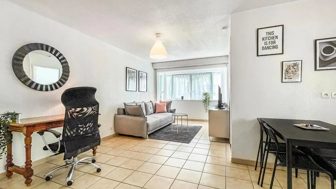 HOMEY CYCY - NEW / Free Parking / Hyper-centre / Proche Genève Annemasse 0*,