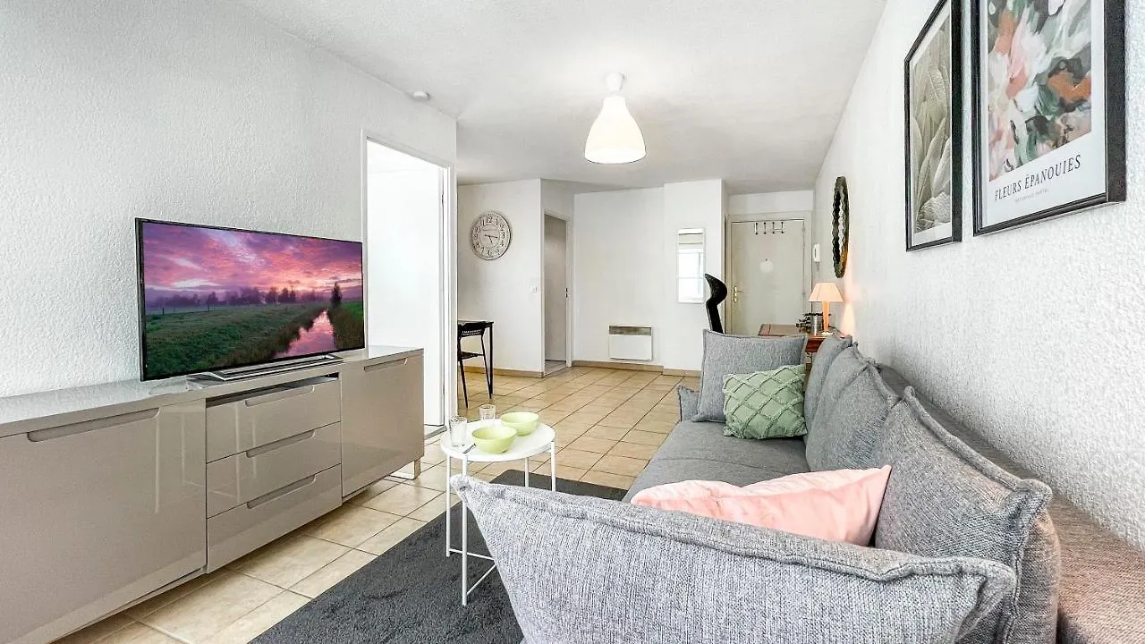 HOMEY CYCY - NEW / Free Parking / Hyper-centre / Proche Genève Annemasse 0*,